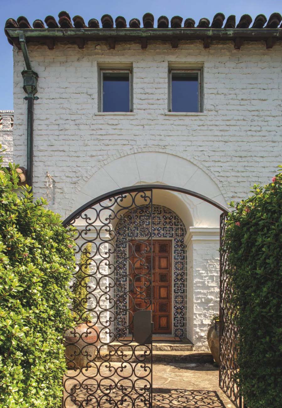 Arches sur la façade de la maison