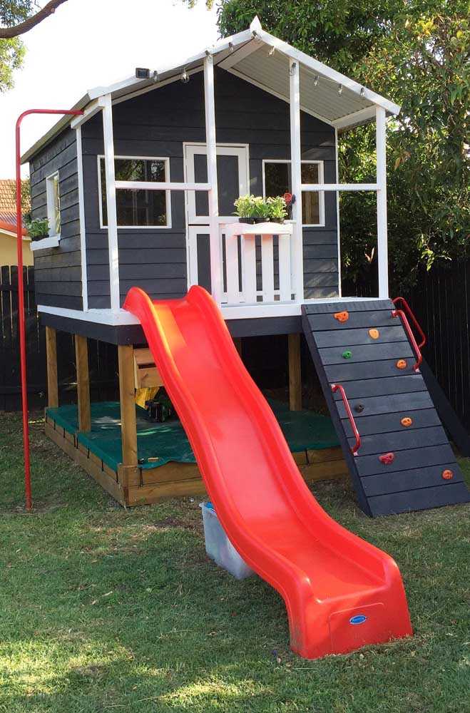 Le rêve de tout enfant! Une maisonnette - pleine grandeur