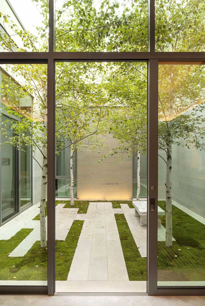 La proposition minimaliste du jardin Zen s'intègre également parfaitement dans le style moderne de l'aménagement paysager
