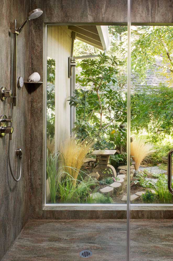 Que diriez-vous d'un bain avec vue sur le jardin Zen?