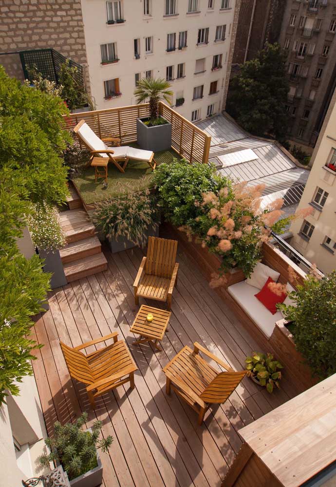 Le plancher en bois est idéal pour les balcons et les terrasses