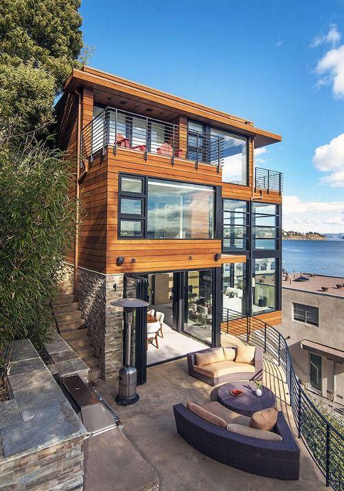 Un balcon est toujours le bienvenu dans la maison