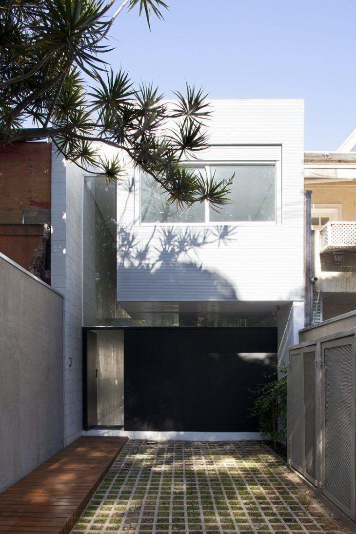 Blanc et gris: une combinaison classique pour la façade