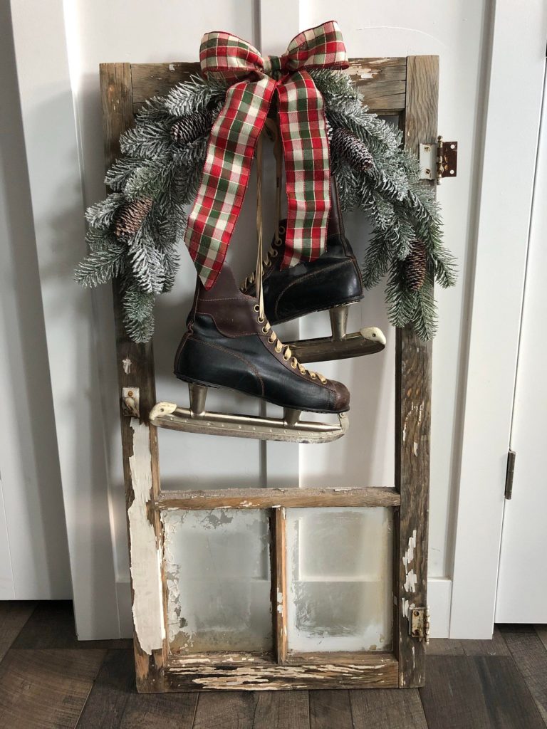 D Coration Fen Tre Hiver Antique Ice Skates On Antique Window Shabby